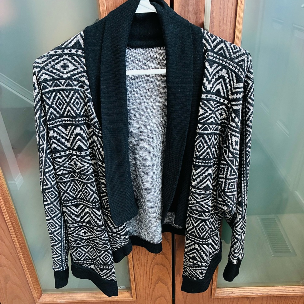 Forever 21 Black and Gray Geometric Cardigan